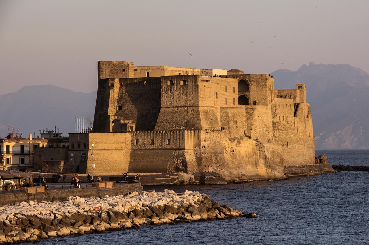 Mareluna Suite De Charme Napoli Esterno foto