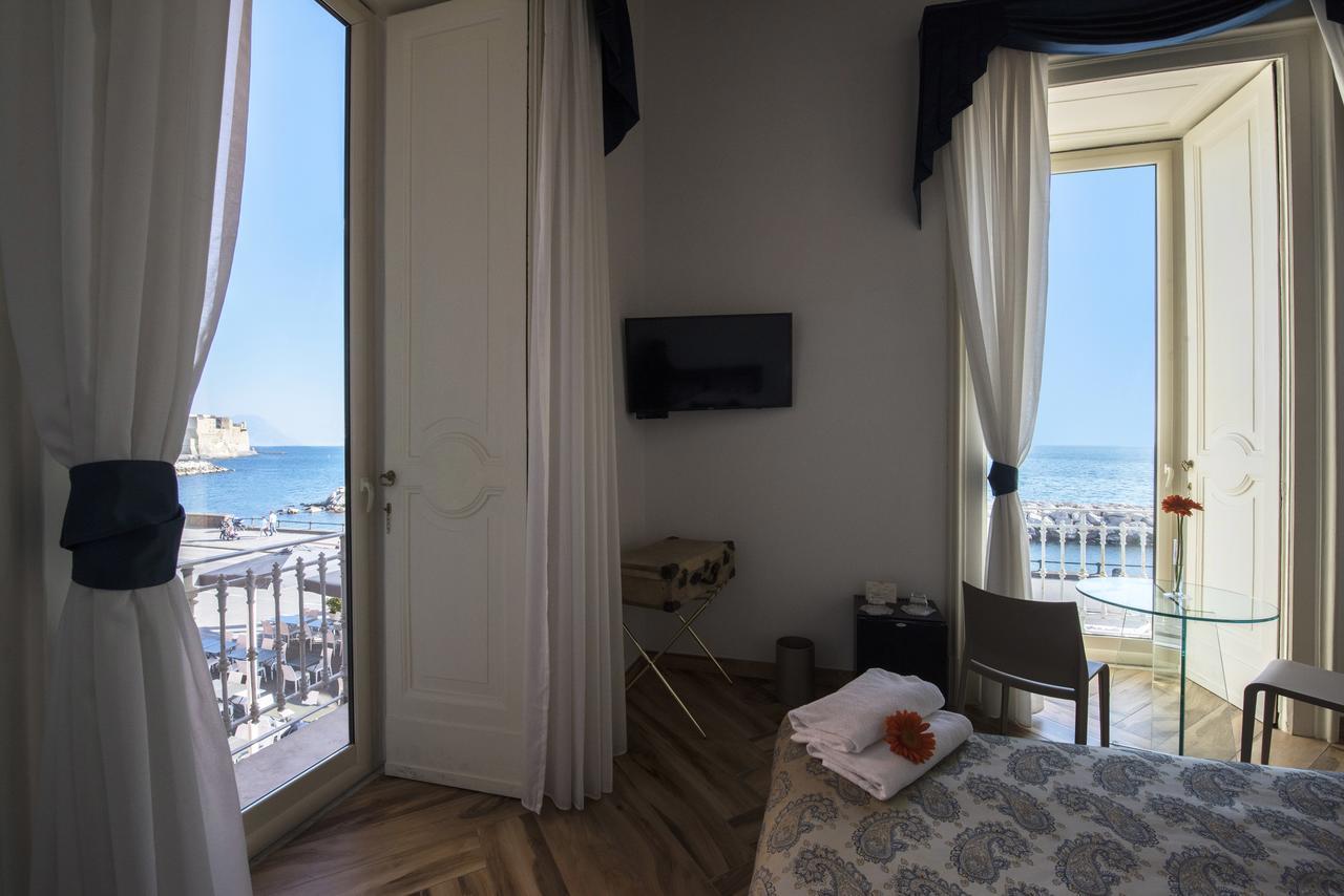 Mareluna Suite De Charme Napoli Esterno foto